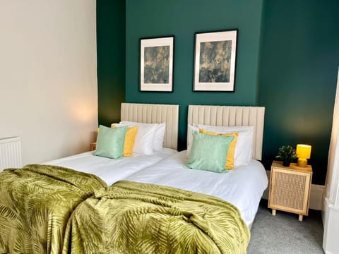 Cozy 2 BR apartment perfect for family friends Apartment in Sunderland