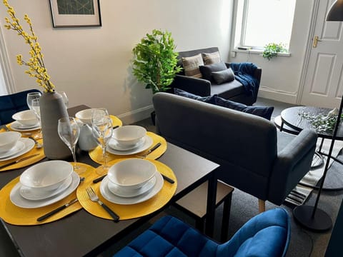 Cozy 2 BR apartment perfect for family friends Apartment in Sunderland