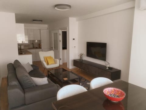 TV and multimedia, Living room, Seating area