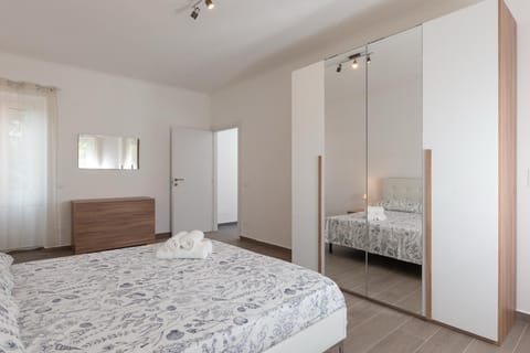 Bed, Bedroom, wardrobe