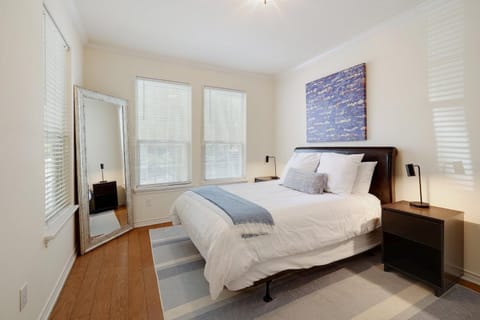 Rosey Bouldin Home Minutes to DT - Adelaide! House in Austin
