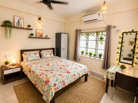 Property building, Bed, Bedroom, wardrobe