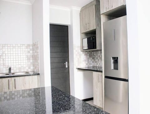 7 on Laibach - Buhrein Estate, Kraaifontein Apartment in Cape Town