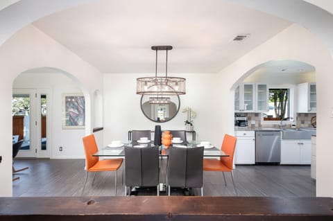 Casa Blanca Estate Lux 5BR4BA House in San Antonio