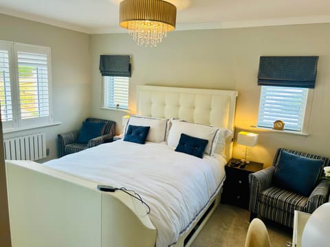 Seating area, Bedroom