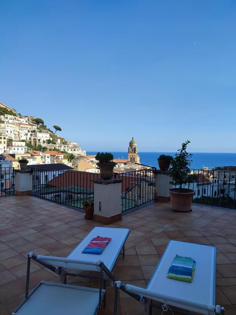 Property building, Day, Natural landscape, View (from property/room), Balcony/Terrace, Dining area, Sea view