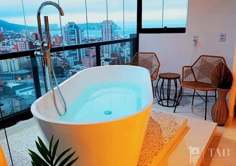 Hot Tub, Hot Tub, City view