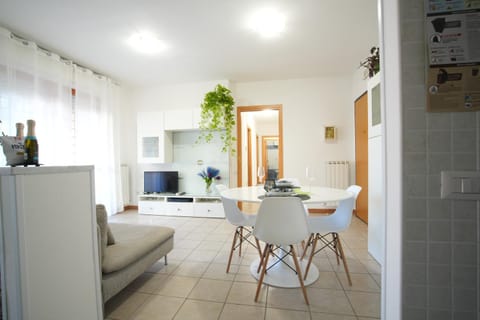 Central House near the Airport and beach Apartment in Fiumicino