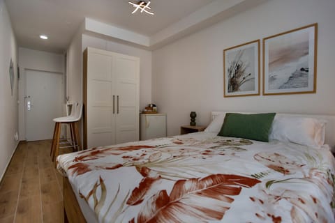 Bed, Photo of the whole room, Bedroom, wardrobe