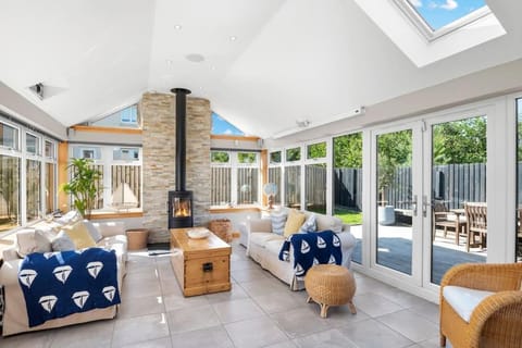 Luxury House with a Hot Tub book on Air Bee and Bee Villa in North Berwick