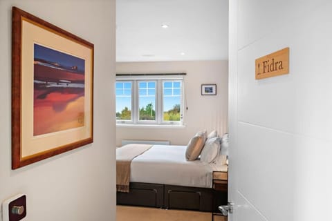 Luxury House with a Hot Tub book on Air Bee and Bee Villa in North Berwick