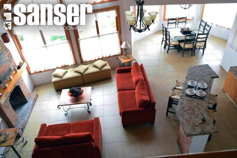 Cabaña de LUJO SIN Tarifas EXTRA a 3min de pueblo WiFi Alta velocidad House in Mazamitla