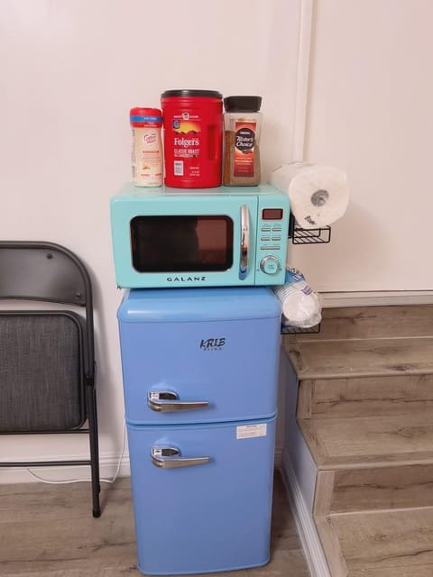 private & Quiet unit D Bed & bath Chalet in Rosemead