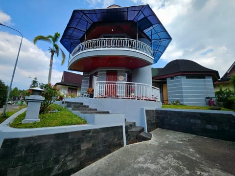 Property building, Garden view
