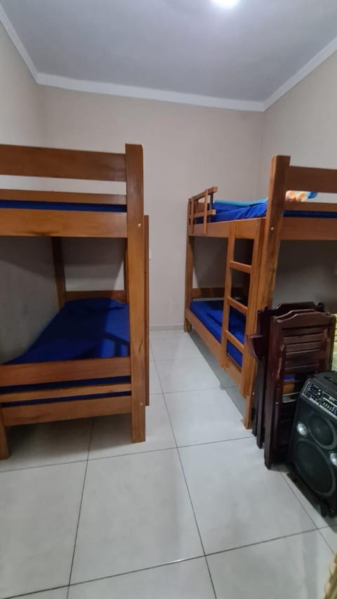Bedroom, bunk bed