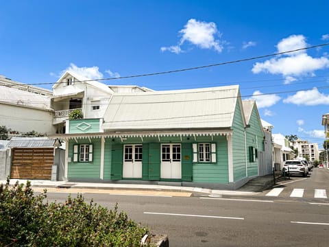 Property building, Street view