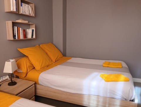 Bed, Library, Living room, Bedroom, towels, towels