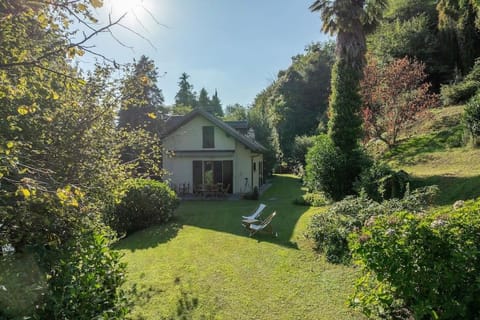 Casa Giuliana casa con giardino privato House in Orta San Giulio