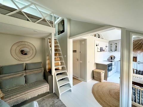 Miniluksus loma-asunto & parveke puuvillassa HUVILAPUISTOSSA Apartment in Uusimaa