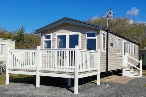 Nadia's Lodge Smart TV & Wi-Fi House in Barrow-in-Furness District