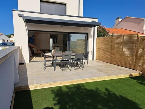 Patio, Balcony/Terrace, Dining area