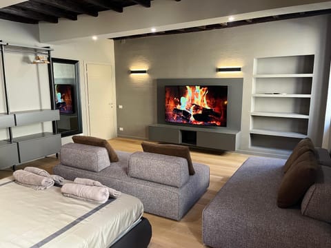 Communal lounge/ TV room, TV and multimedia, Living room, Evening entertainment, Bedroom