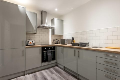 Modern and Spacious Central Rotherham Studio Apartment in Rotherham