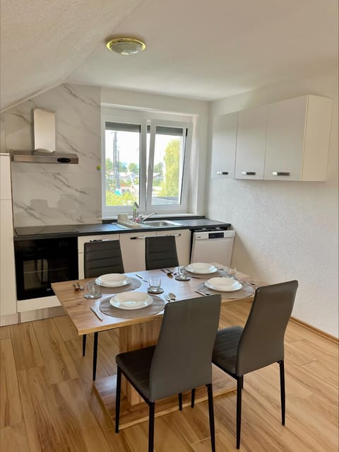 Dining area, kitchen