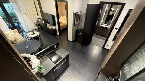 Communal lounge/ TV room, TV and multimedia, Kitchen or kitchenette, Living room, Photo of the whole room, Seating area, Evening entertainment