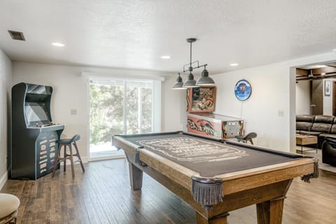 The Valley View- Pine Mountain Lake Cabin home Cabin in Groveland