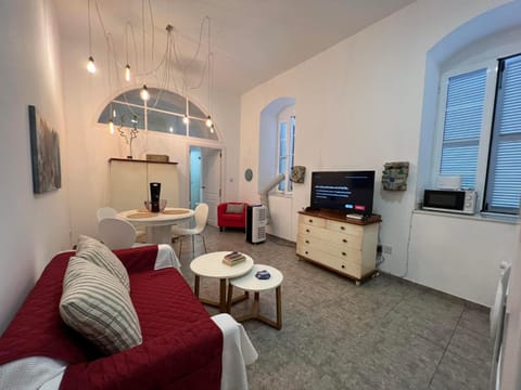 TV and multimedia, Kitchen or kitchenette, Living room, minibar