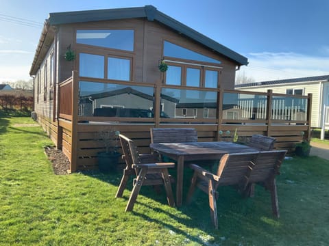 Edinburgh Lodge-Sleeps 6-Pet Friendly-Beach&Views House in Scotland