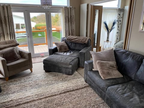 Edinburgh Lodge-Sleeps 6-Pet Friendly-Beach&Views House in Scotland