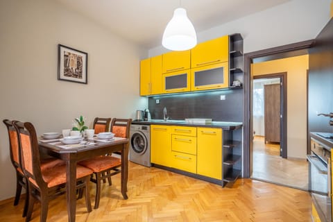 Pirotska 2-Bedroom 100m2 Apartment in Sofia Center Apartment in Sofia