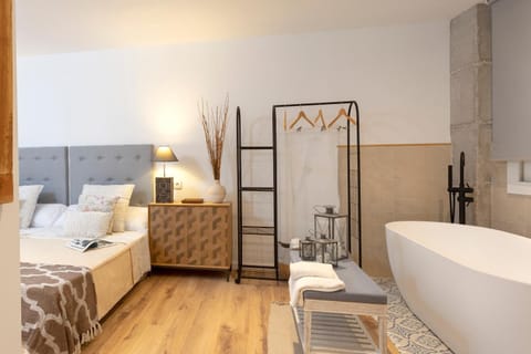 Bedroom, Bath