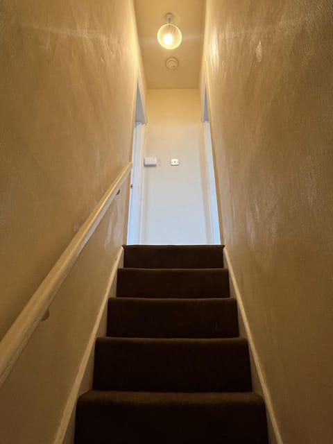 2 bedroom house in NG7 Apartment in Nottingham