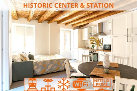 Bed, Kitchen or kitchenette, Living room, Seating area, Dining area, Lunch, Lunch, kitchen, kitchen
