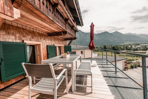 View (from property/room), Balcony/Terrace, Mountain view