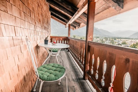 View (from property/room), Balcony/Terrace, Seating area