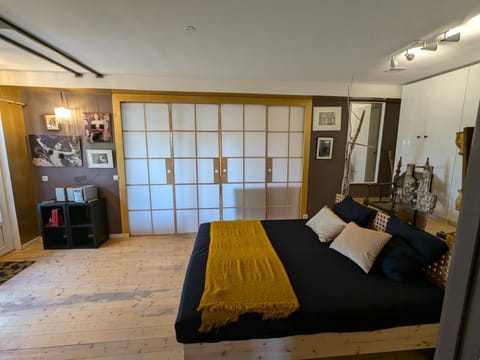 Bed, Bedroom