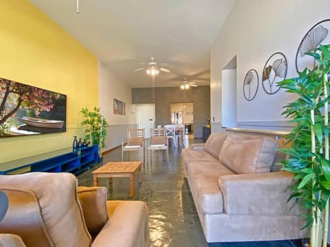 Communal lounge/ TV room, TV and multimedia, Living room, Seating area