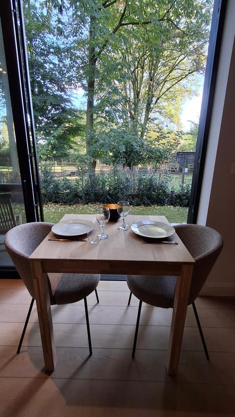 Privé studio in groene omgeving van Brugge fietsen & parkeerplaats inbegrepen Apartment in Bruges