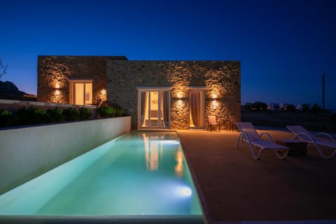 Property building, Patio, Night, Pool view, Swimming pool, Swimming pool, sunbed