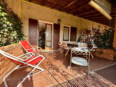 Patio, Day, View (from property/room), Balcony/Terrace, Seating area, Dining area