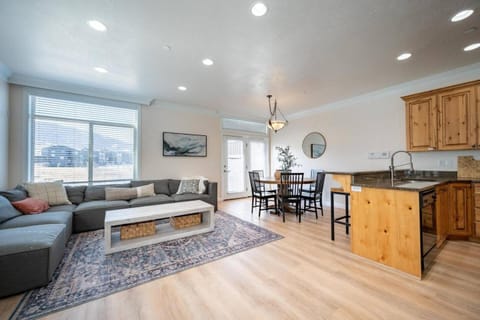 Living room, Dining area, kitchen