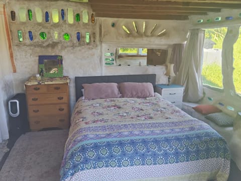 The MUD HOUSE Bed and Breakfast in Raglan