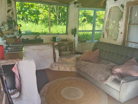 The MUD HOUSE Bed and Breakfast in Raglan