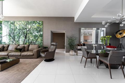 Sophisticated Modern Gem with Unreal Ocean Views House in Sunny Isles Beach