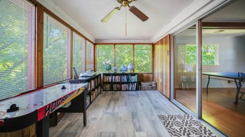 Spacious 3-BR Retreat Near Louisville Attractions House in Louisville