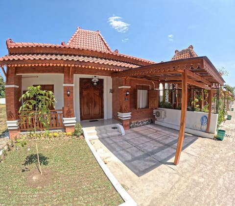 Property building, Day, Garden view